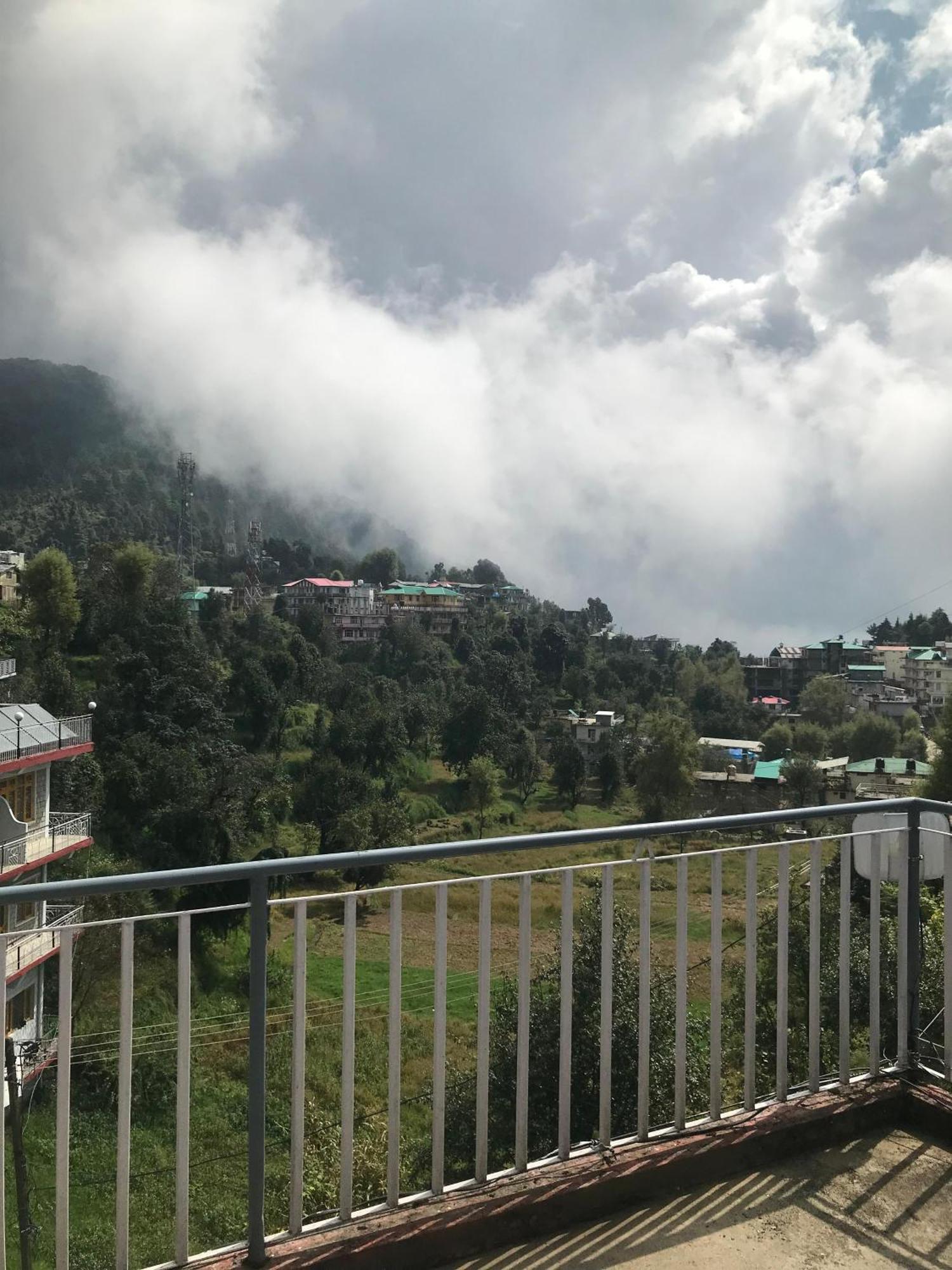 Mcleodganj Diaries Guest House ダラムシャーラー エクステリア 写真