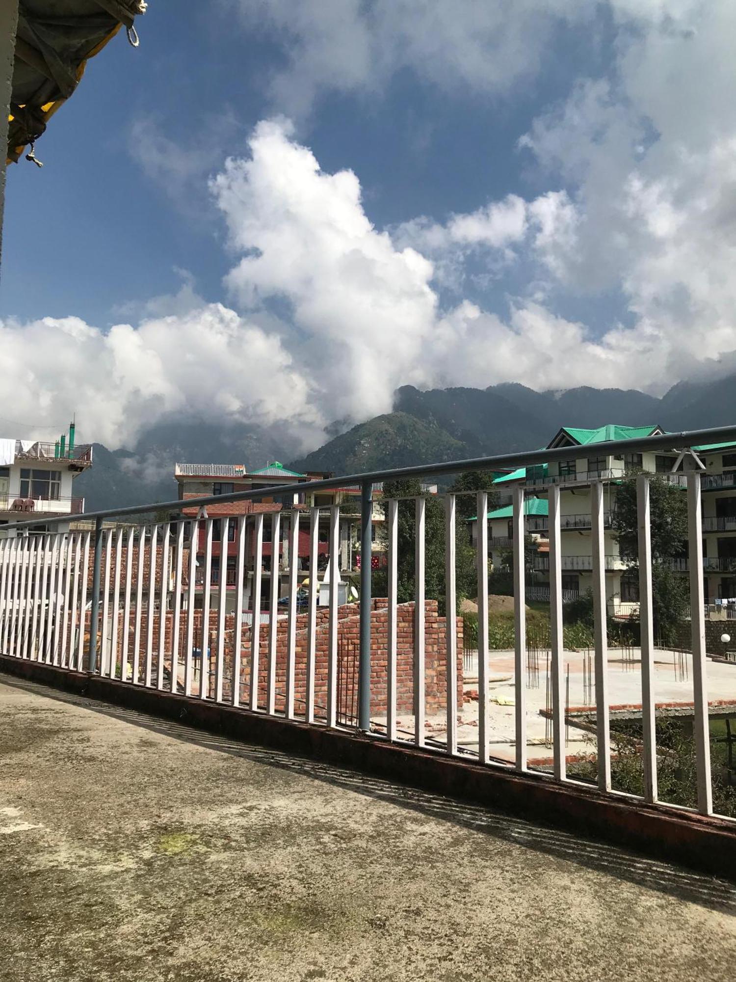 Mcleodganj Diaries Guest House ダラムシャーラー エクステリア 写真